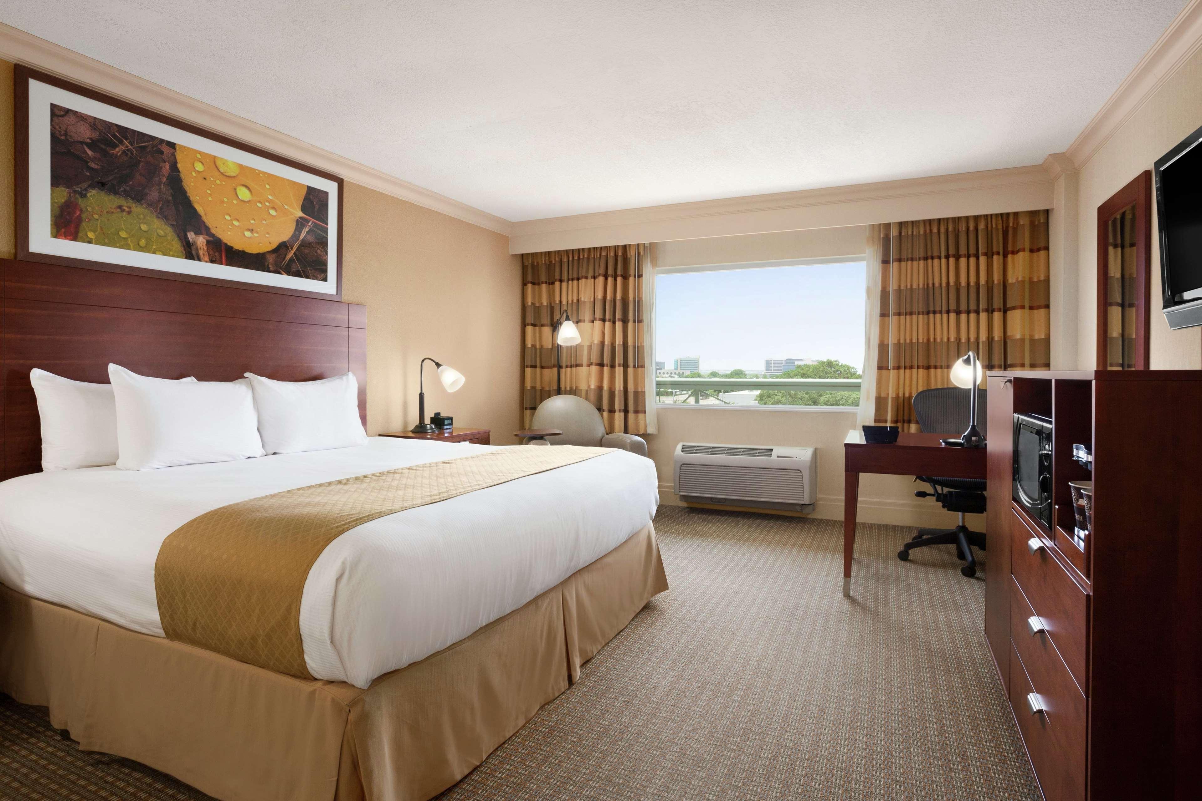Doubletree By Hilton Hotel Dallas - Love Field Ngoại thất bức ảnh