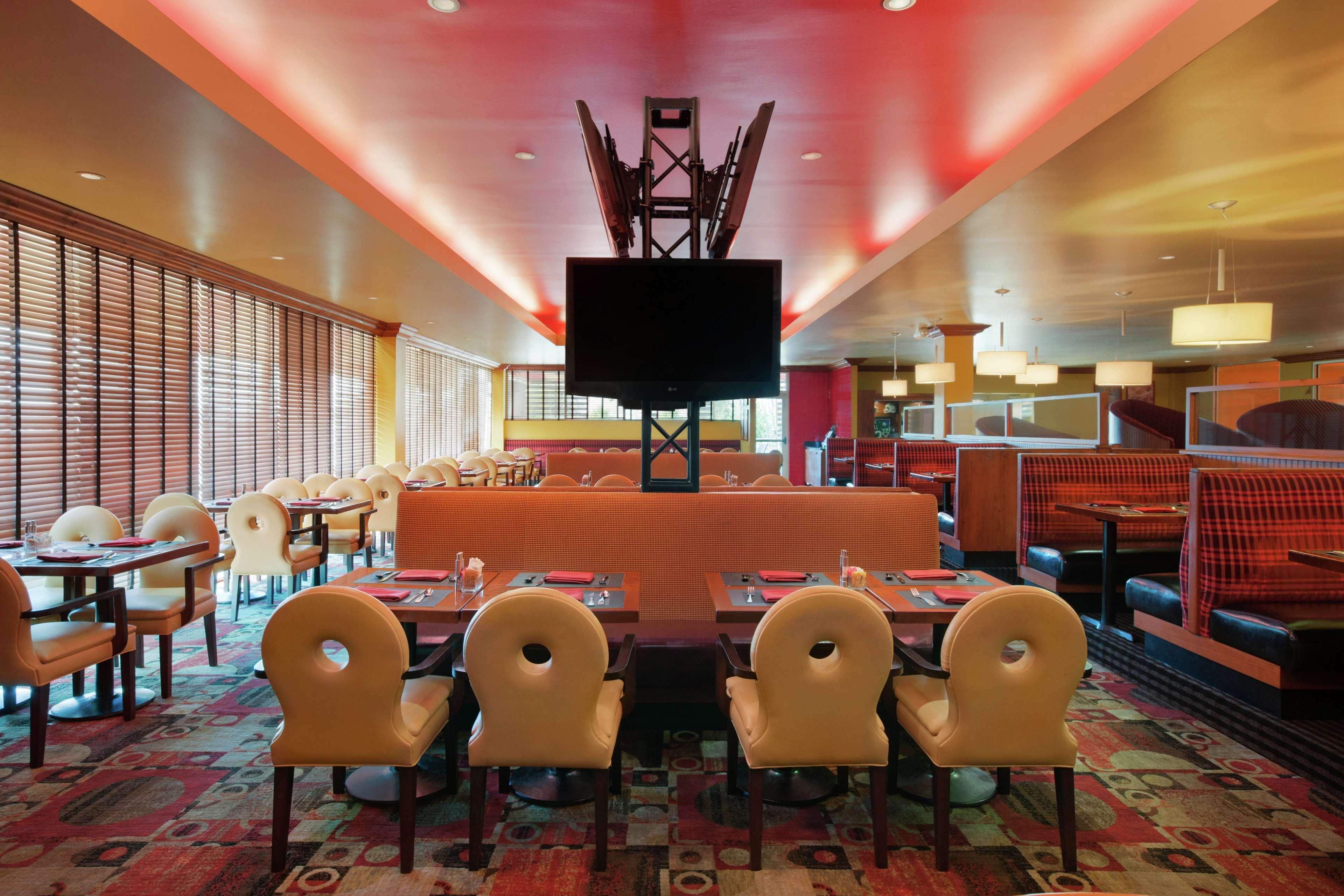 Doubletree By Hilton Hotel Dallas - Love Field Ngoại thất bức ảnh
