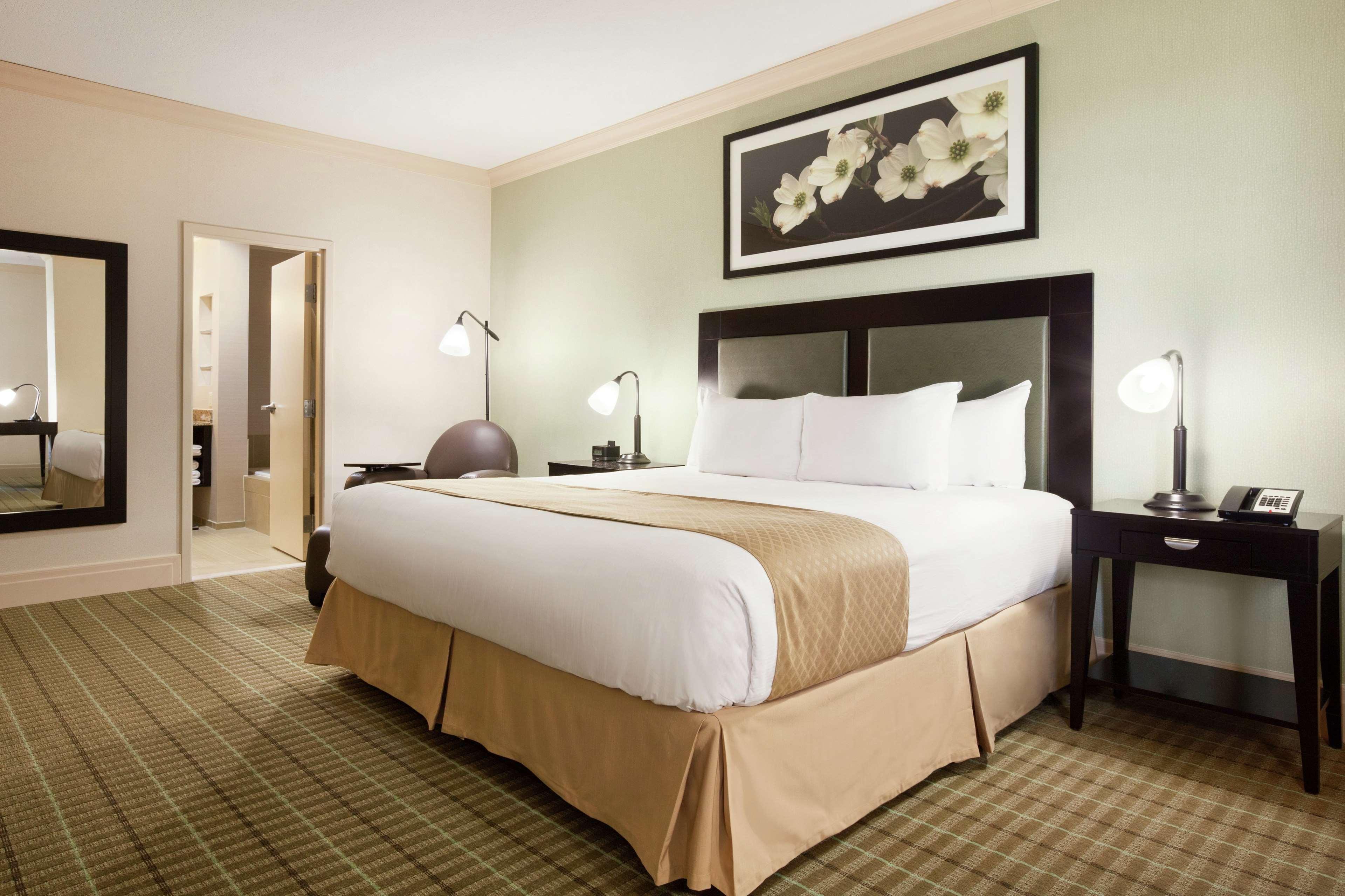 Doubletree By Hilton Hotel Dallas - Love Field Ngoại thất bức ảnh
